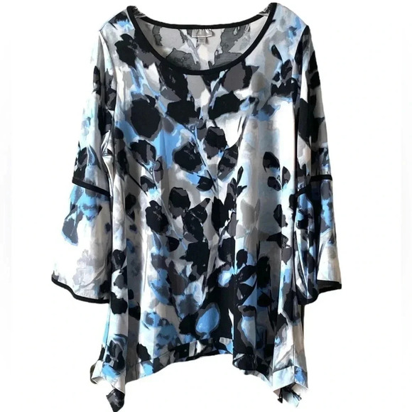 AVENUE | Plus Size Round Neck 3/4 Sleeve Sharkbite Hem Floral Print Top Sz 14/16 - Picture 1 of 6